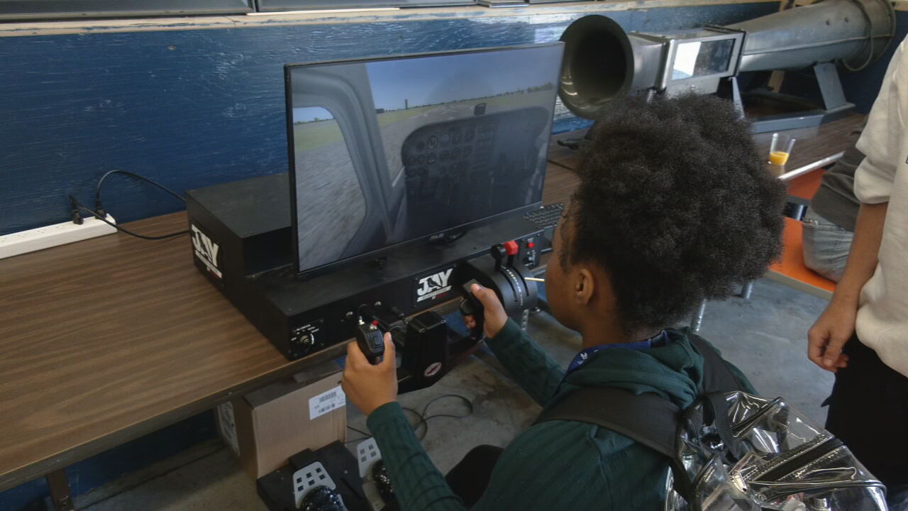 Students at Academy @ Shawnee take flight through Louisville’s aviation magnet program